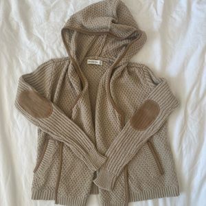 ✨ Abercrombie & Fitch Sweater/Cardigan ✨